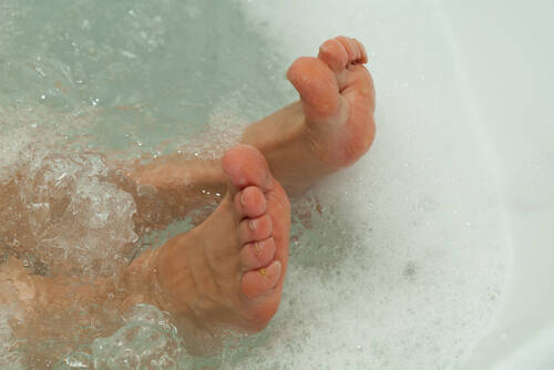 お風呂でできる！超高速で「脚のむくみ」を治してしまう方法