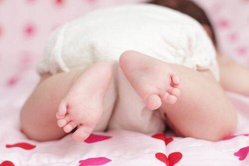 お尻フリフリ が可愛すぎる 生後6ヶ月までしか見られない神秘 ギャラン反射 って何 16年8月10日 エキサイトニュース