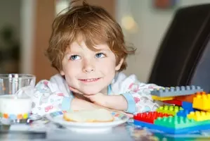 デキるママはやってる 子どもの 遊び食べ 期にイライラしなくなるコツ5つ 15年1月13日 エキサイトニュース