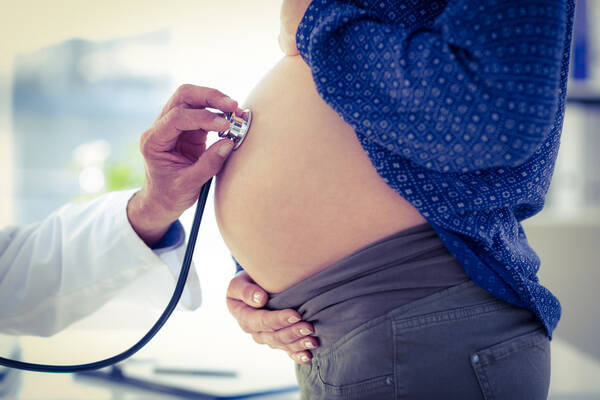 妊婦健診で受けるnst ノンストレステスト って何 費用は 18年6月14日 エキサイトニュース