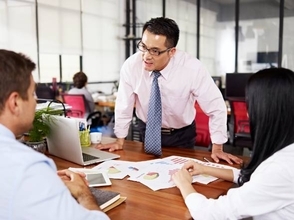 日本の管理職が「どれほど激務でも絶対に報われない」残酷なメカニズムとは