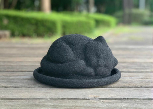 "おやすみにゃんこハット"登場