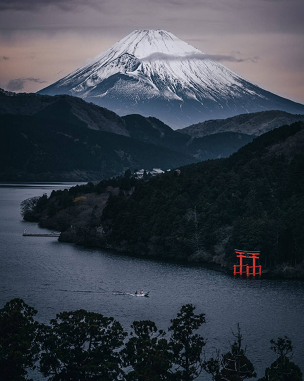 最高のコレクション 富士山 イラスト リアル 制限なしで画像をダウンロードする