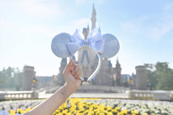 東京ディズニーリゾートが Disney Blue Ever After グッズを発売 しあわせのブルー をテーマにしたカチューシャやペアアイテム 21年5月21日 エキサイトニュース