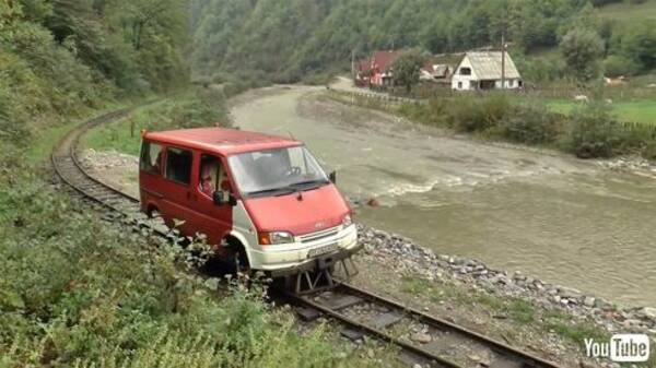 ルーマニアの山林鉄道を行く 魔改造ミニバン が豪快 潔くて 変な光景で 何か好き 21年6月6日 エキサイトニュース