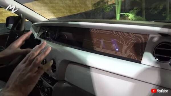 ドアの中に傘 車内にウマ 前澤友作 世界で1台だけのロールス ロイス ファントム オリベ を紹介する動画公開 21年6月6日 エキサイトニュース