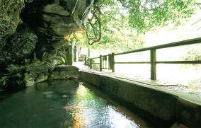 西日本の名物温泉がすごいと話題！？温泉がもっと好きになるその魅力とは？