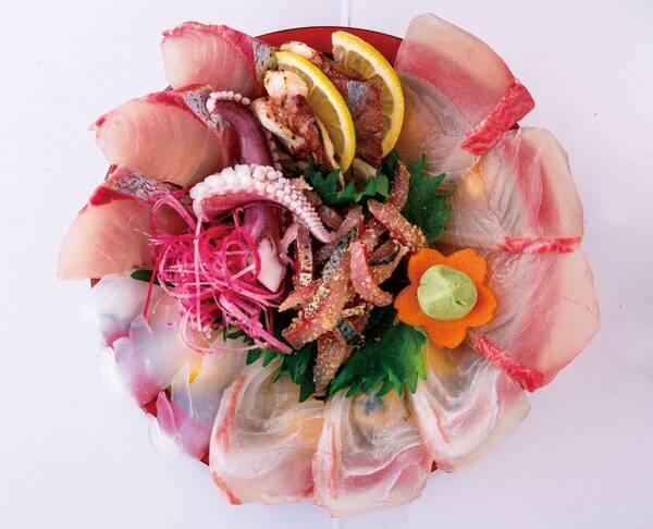 まるでお花みたい All1500円の 海鮮花盛り丼 が春にぴったり 九州 17年3月11日 エキサイトニュース