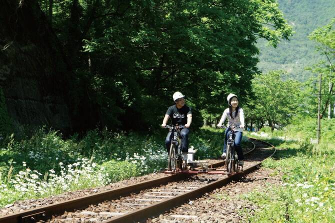 高山 線路 自転車