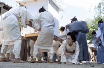 大河『べらぼう』誰袖に戻った笑顔「筆より重いものは持たねえ」名プロデューサー・蔦重の見事な仇討【前編】