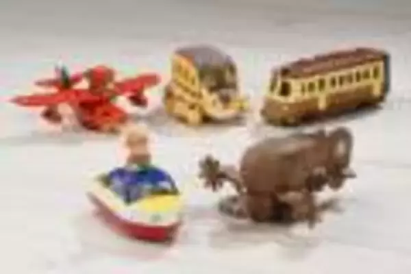 「『となりのトトロ』より、冒頭の引越しシーンで登場した「オート三輪」がトミカに！「魔女の宅急便 ジジ」も発売」の画像