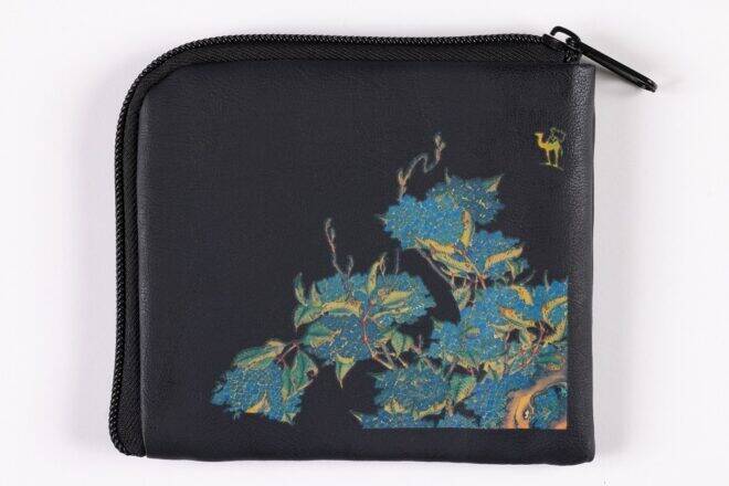 「サライ 8月号」の付録に伊藤若冲の傑作『紫陽花双鶏図』をあしらったミニ財布が登場！