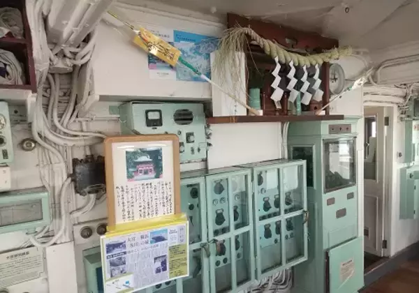 「【横浜観光スポット】氷川丸の船内神社「氷川丸神社」に参拝。激戦をくぐり抜けた船歴をたどる」の画像