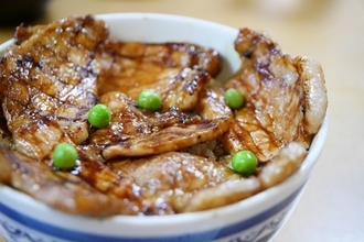 “豚丼”は代替メニューなんかじゃない！北海道（十勝・帯広）の郷土料理としての素顔とその歴史に迫る