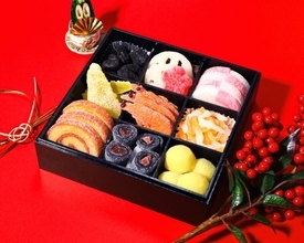 これなんと全てお菓子！パパブブレ「グミおせち」が予約受付開始。ハーフサイズもあるよ！