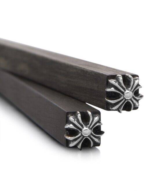 シルバーアクセサリーの「クロムハーツ」からなんと”お箸”が発売！お値段は3万超え