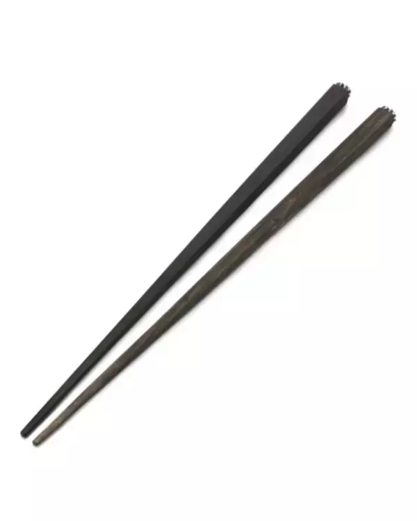 「シルバーアクセサリーの「クロムハーツ」からなんと”お箸”が発売！お値段は3万超え」の画像