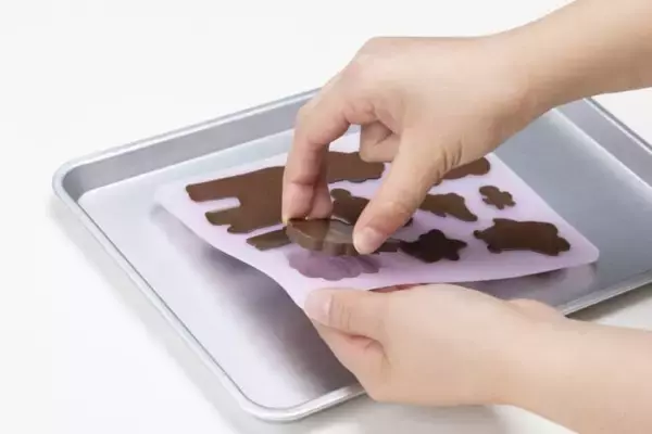 「あのキャラクターのお菓子が作れちゃう「たべっ子どうぶつ」とコラボしたお菓子の抜き型セットが最高すぎるぞ！」の画像