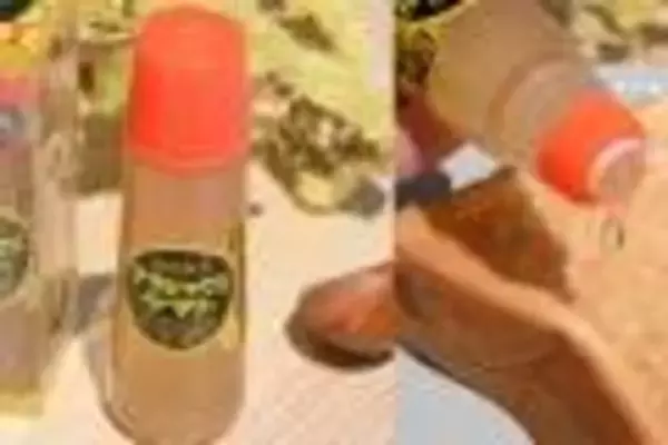 「これは笑！ロングセラー液状のり「アラビックヤマト」が（なぜか）靴下になったよ」の画像