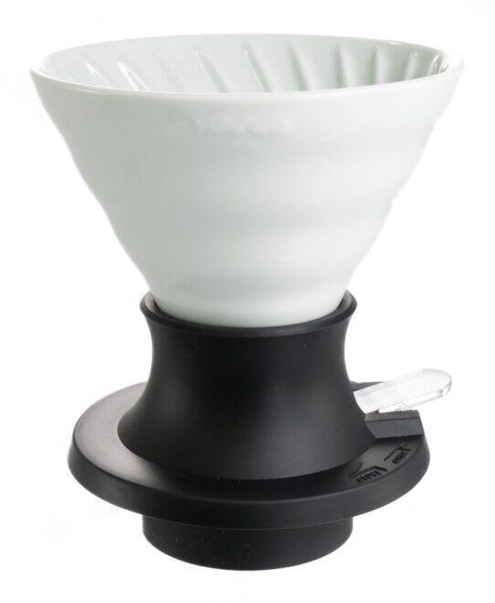 伝統的な磁器で至福の一杯を。HARIOから有田焼を素材に使用した浸漬式コーヒードリッパーが発売