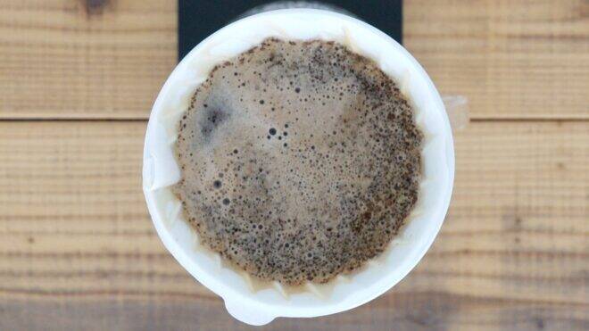伝統的な磁器で至福の一杯を。HARIOから有田焼を素材に使用した浸漬式コーヒードリッパーが発売