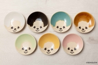 「モンチッチ」のキュートな顔がお皿いっぱいに描かれた益子焼の豆皿が新発売！全7色
