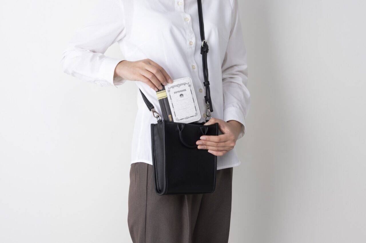 小さくなっちゃった♡定番ノート「ツバメノート」を再現したコンパクトなカードケースが登場