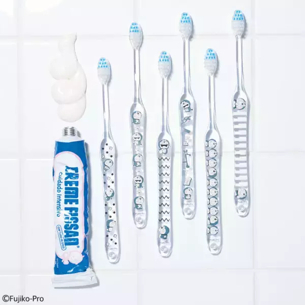 「うちにドラえもん来た！押し入れでドラえもんが寝てるような「ぬいぐるみ布団収納ケース」が最高！」の画像