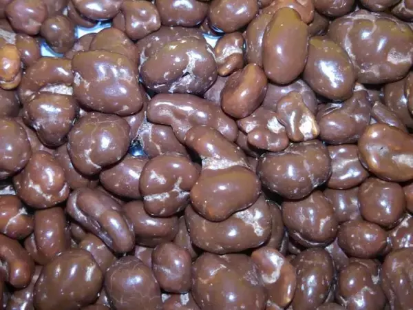 「誕生のきっかけは？昔から人気の駄菓子「麦チョコ」は、なぜ日本の定番お菓子になったのか？」の画像