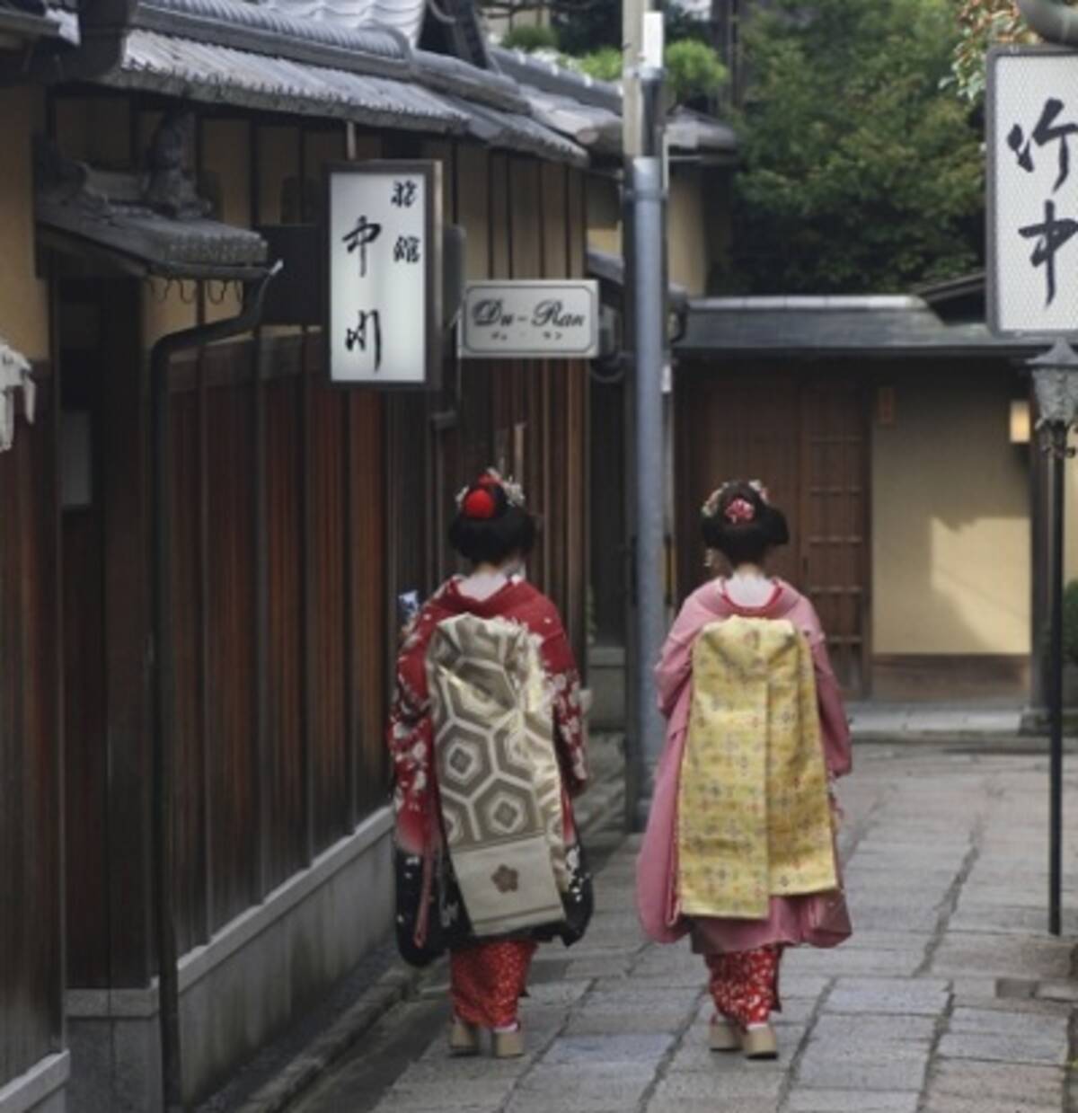 おこしやす」彼女は芸者？それとも芸子？あるいは芸妓？それぞれの違い 