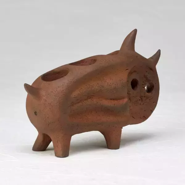「岡本太郎の人気作品「犬の植木鉢」を海洋堂がデスクトップサイズで精巧にフィギュア化！」の画像