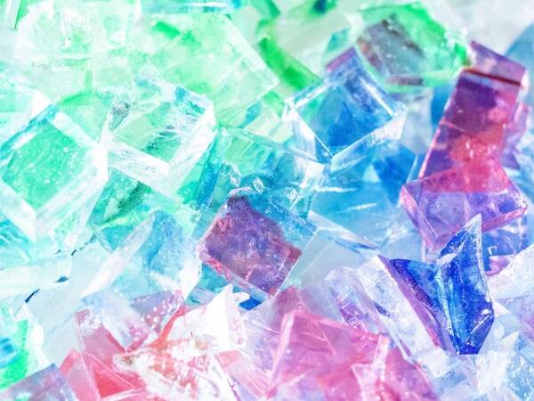 琥珀糖 水信玄 水まんじゅう 心惹かれる透明な和菓子 見た目も涼し味もよし 前編 年8月27日 エキサイトニュース