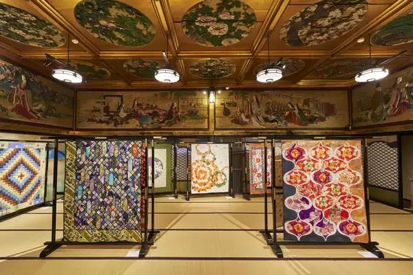 日本独自の感性や素材で昇華した”和キルト”の世界を堪能「和キルト×百段階段2020」開催