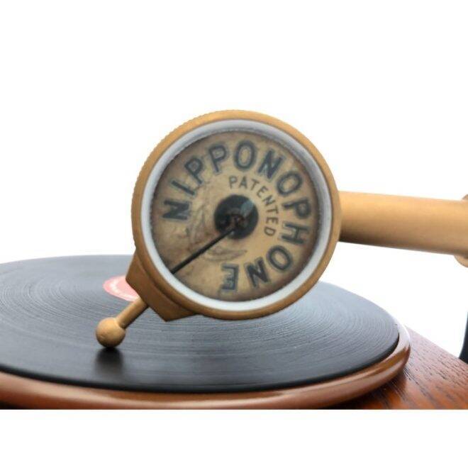 スマホスピーカーにもなる！レトロ感あふれる朝顔ラッパ型の「インテリア蓄音器」