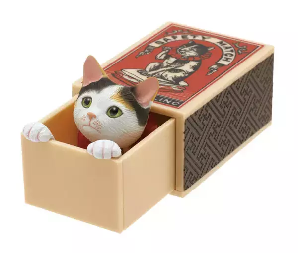 「レトロなマッチ箱を引き出すと猫があなたを見つめるよ！カプセルトイ「マッチボックス猫」が可愛すぎ♡」の画像