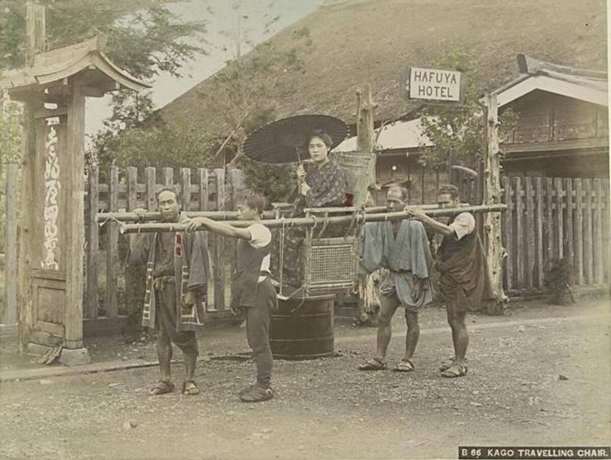 お神輿みたいな椅子駕籠 乗合馬車 明治時代のレトロな乗り物 人々の交通手段を紹介 21年8月10日 エキサイトニュース