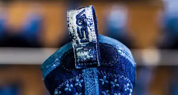 「足袋が着想源のNIKEスニーカーに藍染モデル「ISPA ドリフター Indigo」が登場」の画像