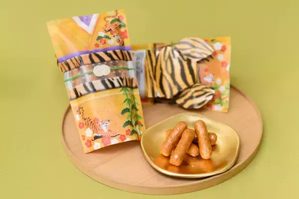 「「ゆしま花月」のかりんとうに、2022年の干支「寅」をモチーフにした着物柄パッケージ登場」の画像