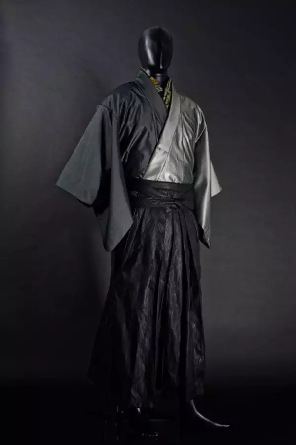 「日本の男の服はやっぱ袴だ！とにかくカッコいい男着物を発信する「和次元 滴や」」の画像