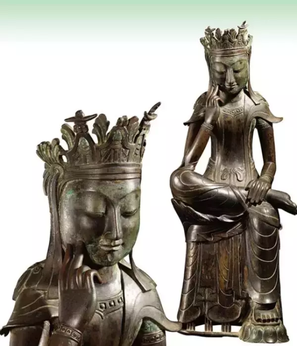 「日本と韓国の似たもの国宝が揃う！微笑みが素敵な仏像「ほほえみの御仏 – 二つの半跏思惟像」開催」の画像