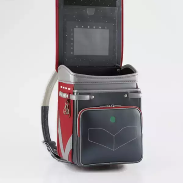 「レッド＆シルバーの配色！ウルトラセブンをイメージしたランドセルが78点限定で発売」の画像