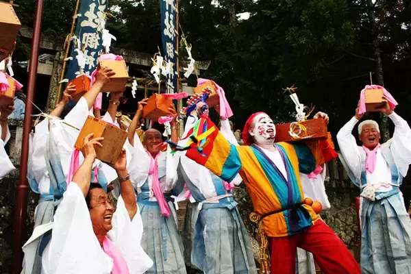 「これ一体何？鯛、笑い、信長、たばこ、ケベス… 日本にある変わったお祭りたち」の画像