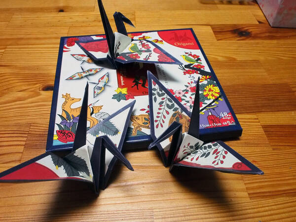 折った時の達成感たらない 花札の絵柄をそのまま折り鶴のデザインにした 折り札 を折ってみた 18年6月25日 エキサイトニュース
