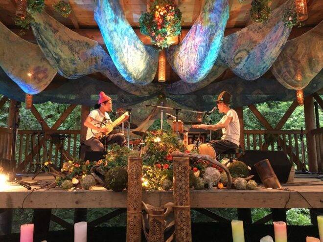 完全に未来いってるって 夜の公園を動物のお面つけて無音で踊る Neo盆踊り 動物仮面舞踏会 18年7月5日 エキサイトニュース