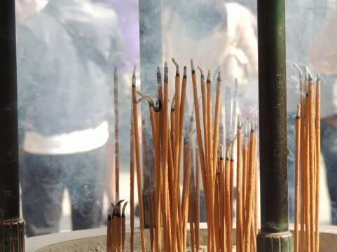 日本の仏教に海外の仏教…日本だけでも宗派がいろいろ。いったいどこがどう違うの？