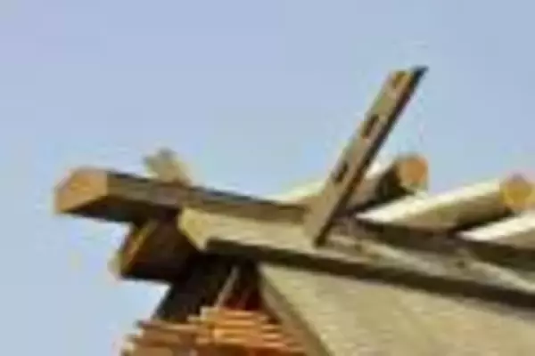 「神社で神職が身につける装束は祭祀の内容で衣装が変わり、身分によって色が違う」の画像