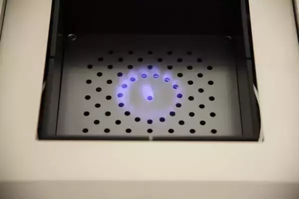 「現代的スタイルで炭火が楽しめるモダンデザインな卓上の火鉢が素敵！」の画像