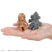 埴輪と土偶がまさかの可動フィギュアに！座らせても可愛い「UGOMO 埴輪と土偶」が新発売