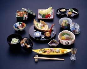 なぜ「和食」は油が少なく「中華」は油が多い？日本と中国、料理を分けた“油と水”の歴史