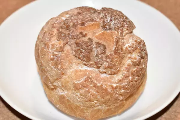 「国民的菓子・シュークリームは日本でどのように展開した？本場フランスとの違いなども解説」の画像